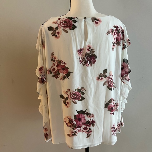 NWT Vince Camuto Cold-Shoulder Top, size L - Picture 10 of 10